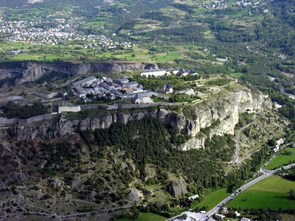 Le Rendez Vous De Vauban & Holiday home *